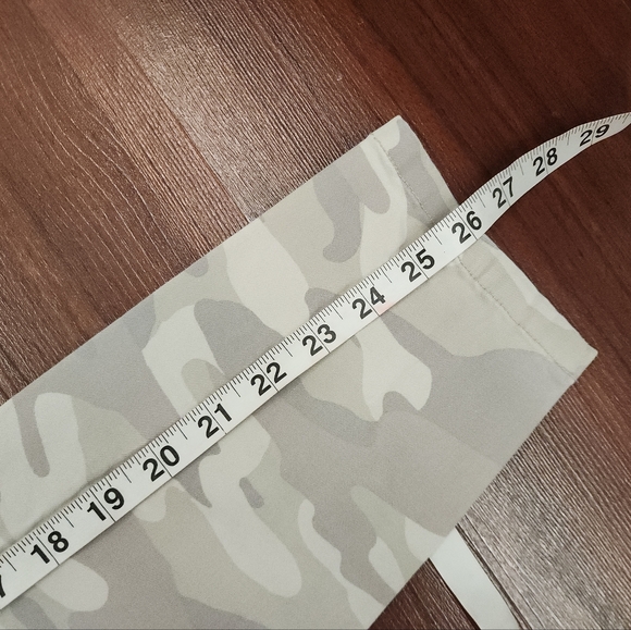 Democracy Tan Camo Mid Rise Ab Technology Skinny Jeans Womens Size 8 EUC - Picture 5 of 11